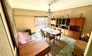 CASA 5 AMBIENTES SOBRE LOTE PROPIO Y LOCAL EN BARRACAS VENTA