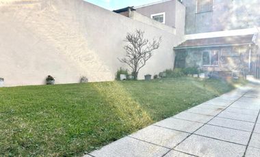 CASA 5 AMBIENTES SOBRE LOTE PROPIO Y LOCAL EN BARRACAS VENTA