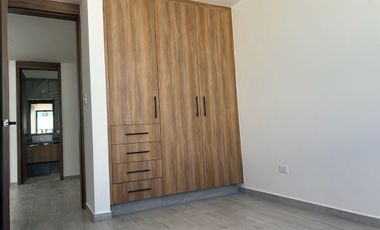 Casa en venta 3 recámaras y jardín, fraccionamiento zona Cuautlancingo.