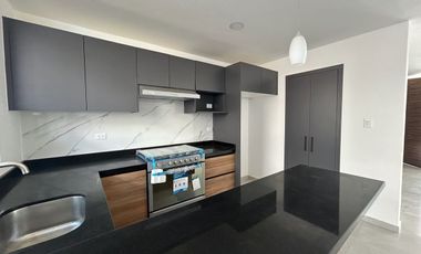 Casa en venta 3 recámaras y jardín, fraccionamiento zona Cuautlancingo.