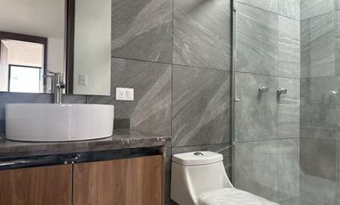 Casa en venta 3 recámaras y jardín, fraccionamiento zona Cuautlancingo.