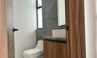 Casa en venta 3 recámaras y jardín, fraccionamiento zona Cuautlancingo.