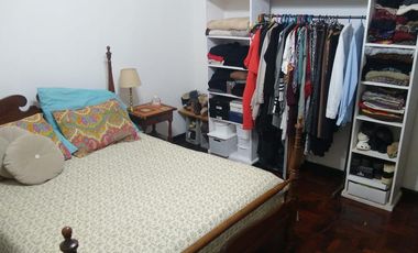 2 departamentos independientes   un espacio que puede ser cochera p/vs autos. R de Escalada