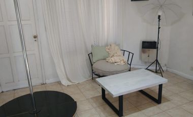 2 departamentos independientes   un espacio que puede ser cochera p/vs autos. R de Escalada