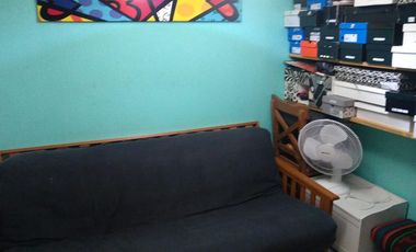 2 departamentos independientes   un espacio que puede ser cochera p/vs autos. R de Escalada