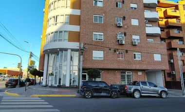 Departamento sobre calle Leloir