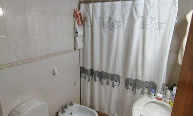 Departamento sobre calle Leloir