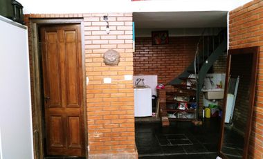 Casa en venta - 4 Dormitorios 2 Baños - 200Mts2 - Almagro