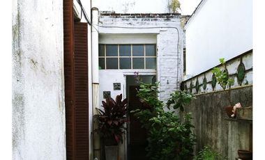 Casa en venta - 4 Dormitorios 2 Baños - 200Mts2 - Almagro