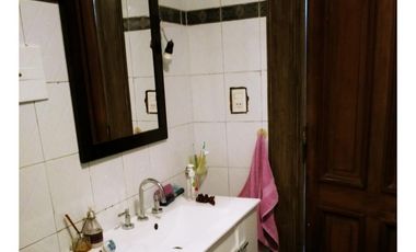 Casa en venta - 4 Dormitorios 2 Baños - 200Mts2 - Almagro