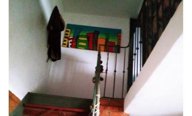 Casa en venta - 4 Dormitorios 2 Baños - 200Mts2 - Almagro