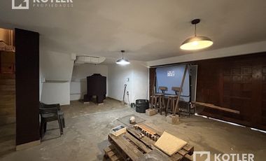 Chalet de 5 dormitorio con Cochera, jardin y pileta.