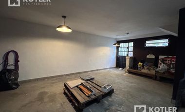 Chalet de 5 dormitorio con Cochera, jardin y pileta.