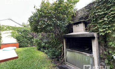 Chalet de 5 dormitorio con Cochera, jardin y pileta.