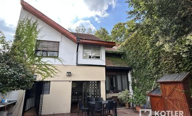 Chalet de 5 dormitorio con Cochera, jardin y pileta.