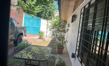 Casa en  Turdera 4 dormitorios apto credito!!