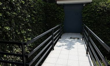 SE RENTA OFICINA INDEPENDIENTE EN LA FLORIDA SATELITE SIN USO DE SUELO