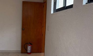 SE RENTA OFICINA INDEPENDIENTE EN LA FLORIDA SATELITE SIN USO DE SUELO