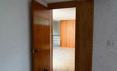 SE RENTA OFICINA INDEPENDIENTE EN LA FLORIDA SATELITE SIN USO DE SUELO