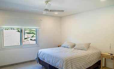 Excelente casa a estrenar en Carilo a 1 cuadra del mar