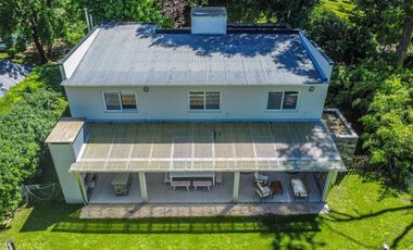 Excelente casa a estrenar en Carilo a 1 cuadra del mar