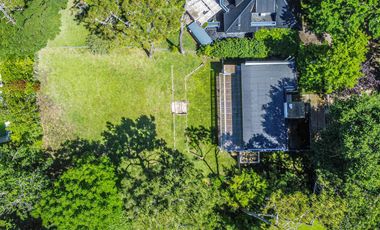 Excelente casa a estrenar en Carilo a 1 cuadra del mar