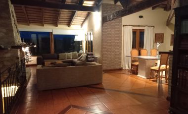 VENTA EXCELENTE CASA EN LA GRANJA 3D 2B. IDEAL TURISTICO