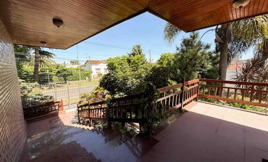 Casa en venta - 5 Dormitorios 7 Baños - Cochera - 1.150Mts2 - Ringuelet
