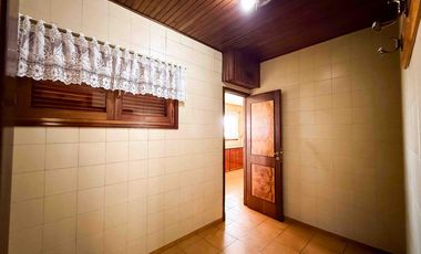 Casa en venta - 5 Dormitorios 7 Baños - Cochera - 1.150Mts2 - Ringuelet