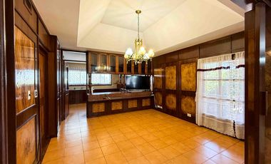 Casa en venta - 5 Dormitorios 7 Baños - Cochera - 1.150Mts2 - Ringuelet