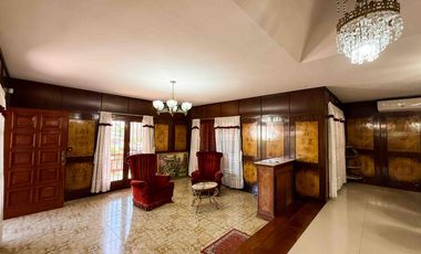 Casa en venta - 5 Dormitorios 7 Baños - Cochera - 1.150Mts2 - Ringuelet