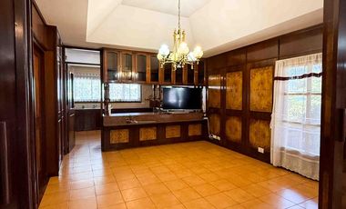 Casa en venta - 5 Dormitorios 7 Baños - Cochera - 1.150Mts2 - Ringuelet