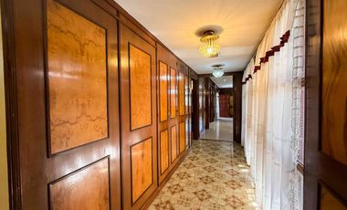 Casa en venta - 5 Dormitorios 7 Baños - Cochera - 1.150Mts2 - Ringuelet