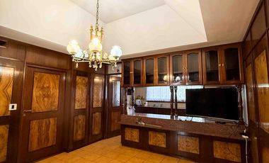 Casa en venta - 5 Dormitorios 7 Baños - Cochera - 1.150Mts2 - Ringuelet