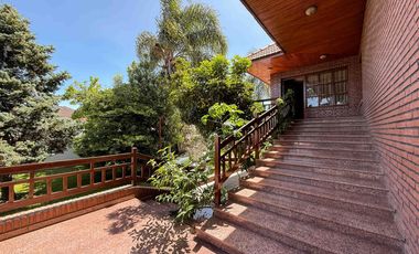 Casa en venta - 5 Dormitorios 7 Baños - Cochera - 1.150Mts2 - Ringuelet