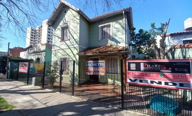 Casa sobre doble lote en Banfield Oeste