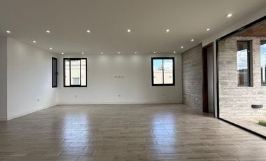 Casa a estrenar en Costa Esmeralda