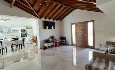 Imperdible casa en Barrio Los Ceibos