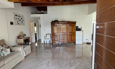 Imperdible casa en Barrio Los Ceibos