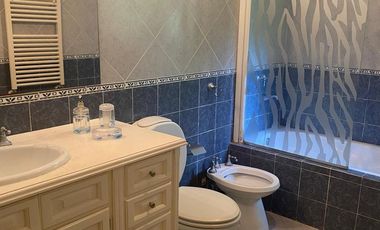 Casa en venta - 5 Dormitorios 4 Baños - Pinamar