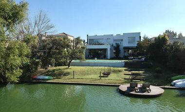 Casa en Venta en Santa Barbara a la Laguna