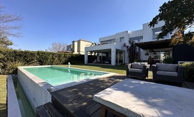 Casa en Venta en Santa Barbara a la Laguna