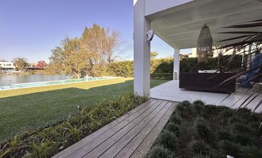 Casa en Venta en Santa Barbara a la Laguna