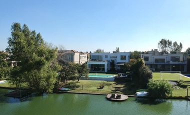 Casa en Venta en Santa Barbara a la Laguna