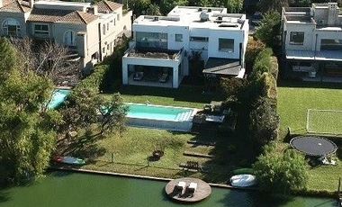 Casa en Venta en Santa Barbara a la Laguna