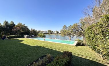 Casa en Venta en Santa Barbara a la Laguna