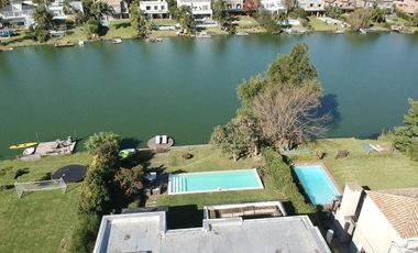Casa en Venta en Santa Barbara a la Laguna