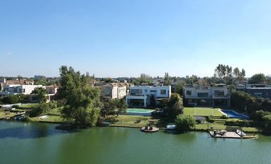 Casa en Venta en Santa Barbara a la Laguna