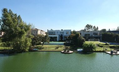 Casa en Venta en Santa Barbara a la Laguna