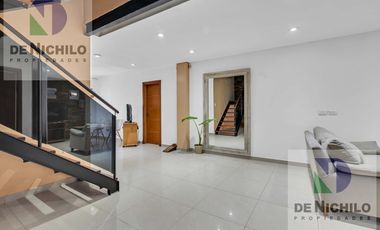 Moderna Casa en  Florencio Varela